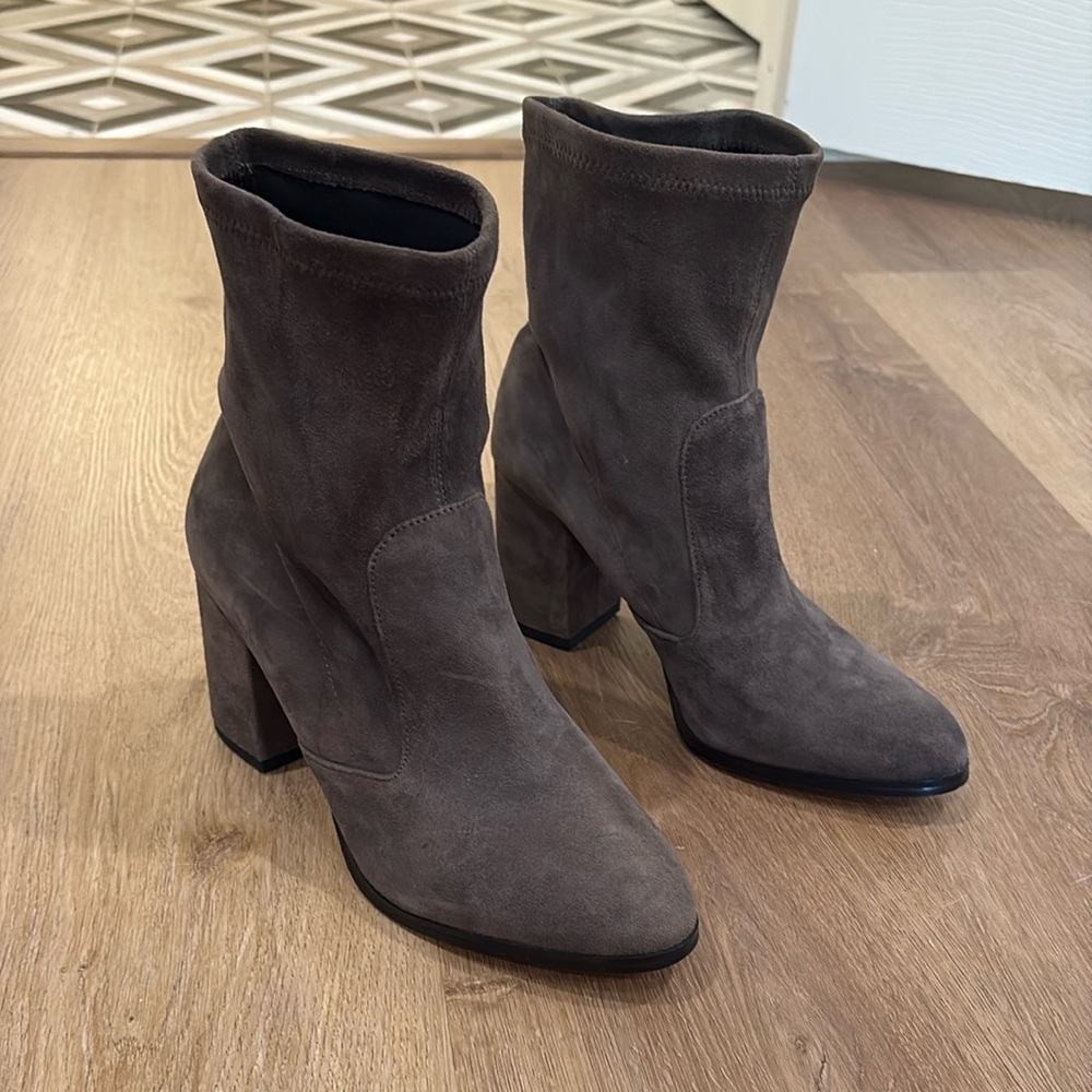 Saks Fifth Avenue Suede Grey Heeled Boots with Chunky Heel